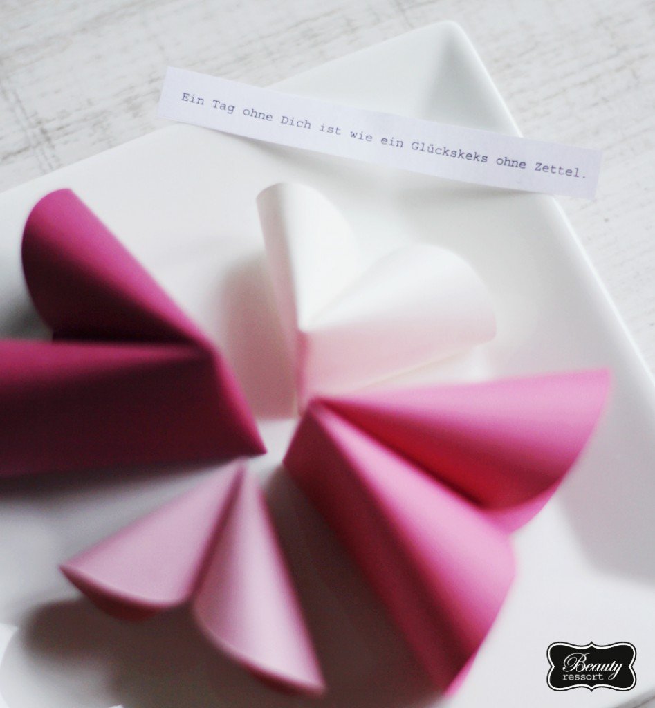 Valentine’s Day: DIY Papier-Glückskekse